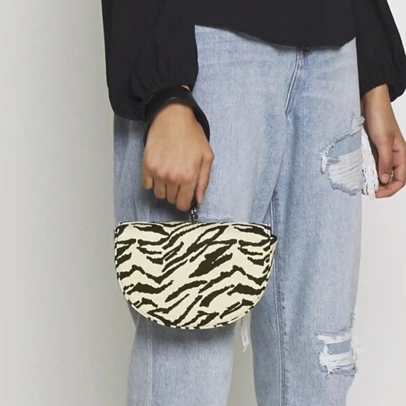 Who What Wear Handbags - Who What Wear Corey Clutch Animal Print